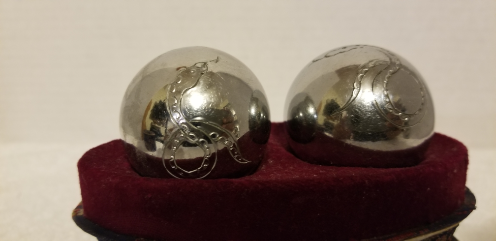 Metal Baoding Balls with Engraved Design in Decorative Box - photo 2
