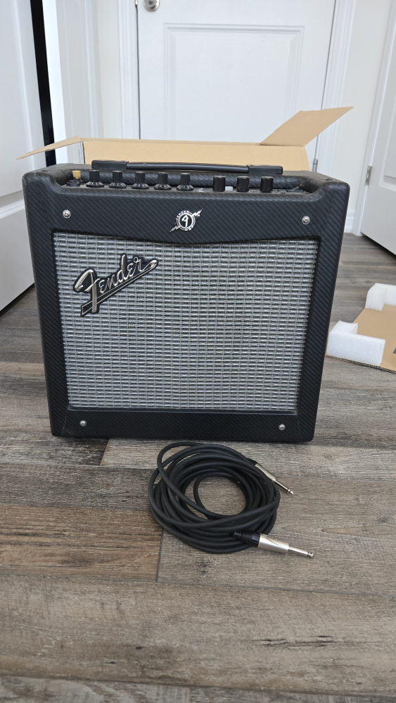 Fender Mustang I Amplifier - photo 2