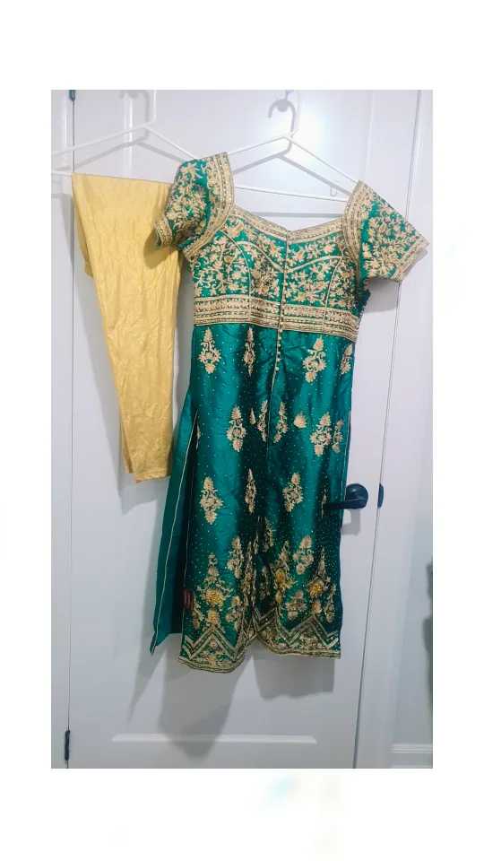 Gorgeous Green and Gold Embroidered Salwar Kameez image indicator(3)