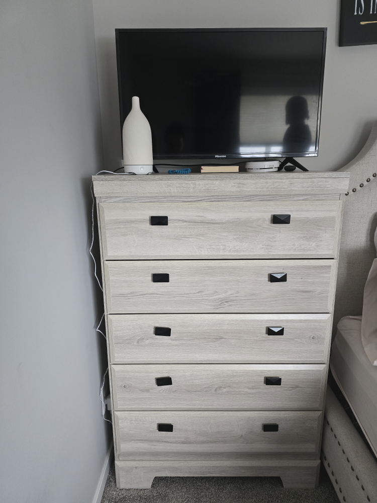 Matching bedroom set - dresser and nightstand - photo 2