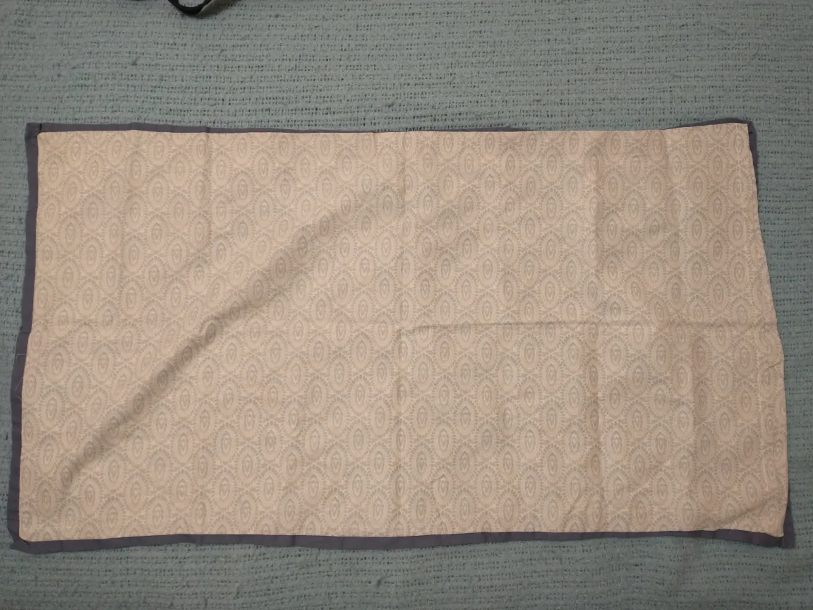 LOVELY KING SIZE BLUE & WHITE FLORAL DESIGN PILLOWCASE image indicator(2)