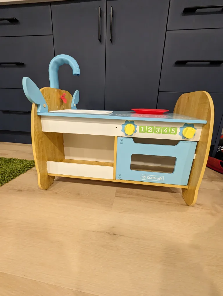 KidKraft Wooden Play Kitchen image indicator(4)