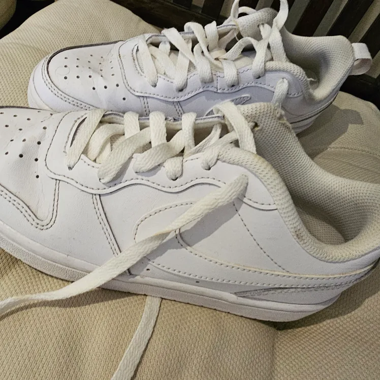 Nike Court Borough Low 2 Sneakers - White - Size 4Y image indicator(2)