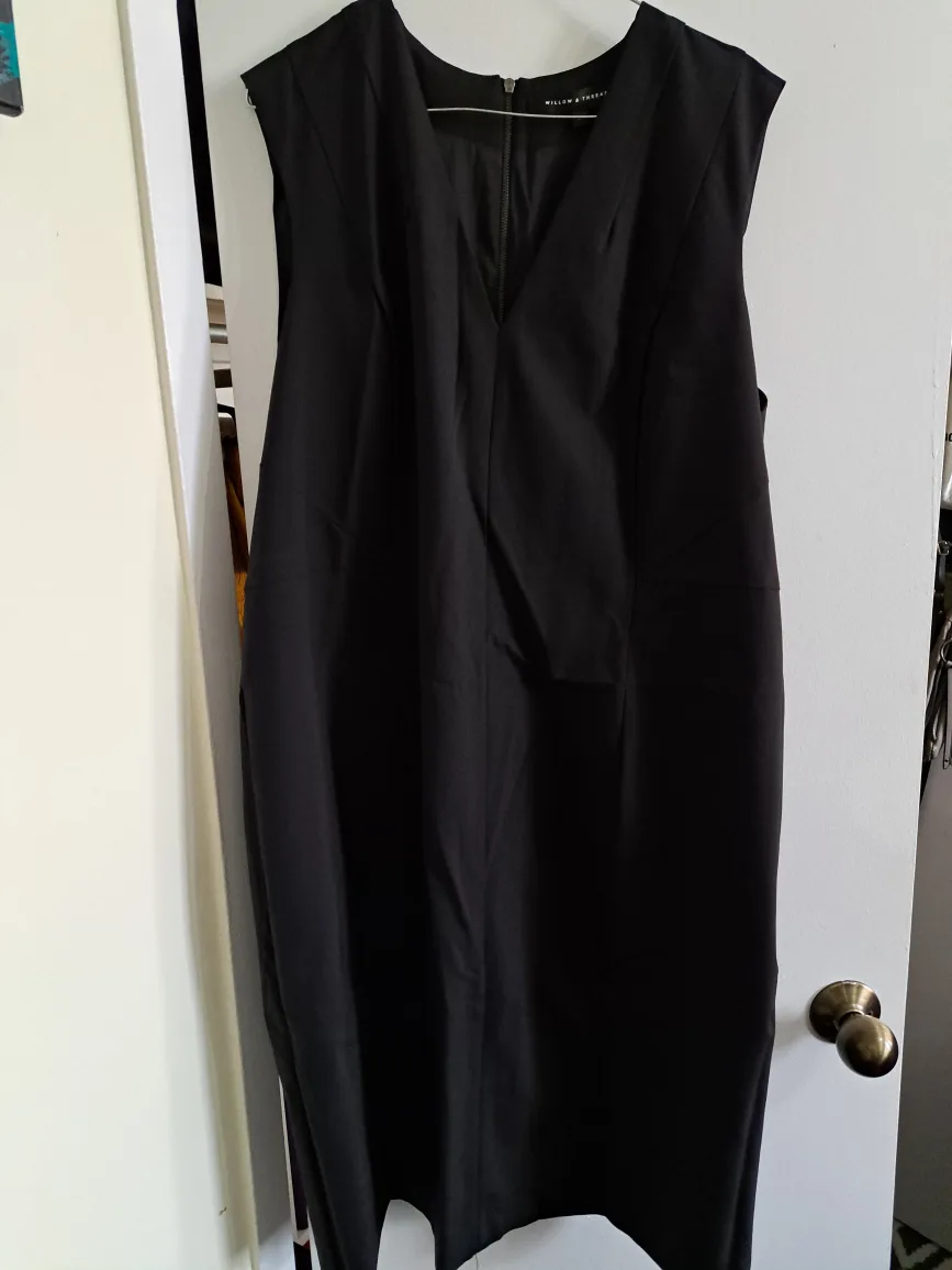 Willow & Thread Sleeveless Black Dress thumbnail