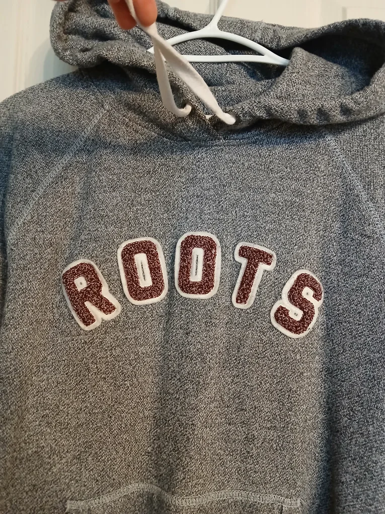 ROOTS Grey branded hoodie, size medium (M) image indicator(4)