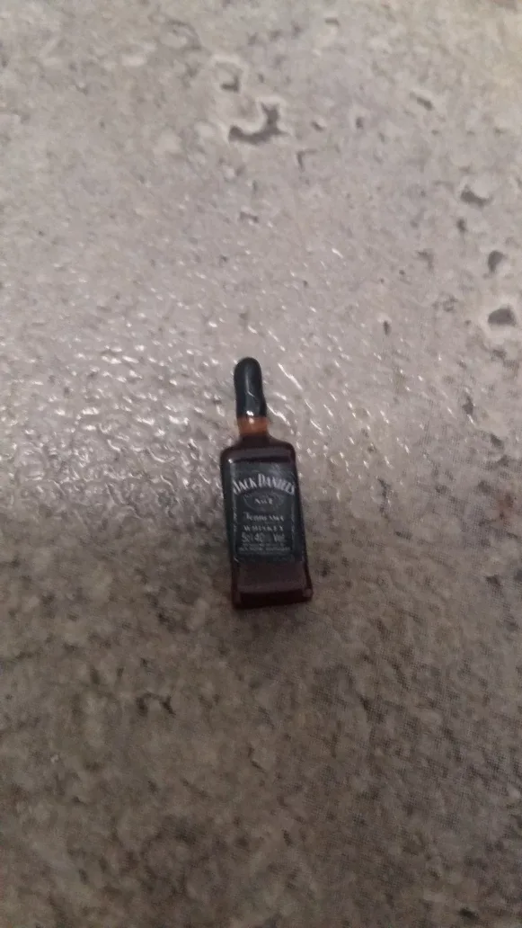 Miniature Jack Daniel's Bottles Dollhouse Figures image indicator(3)