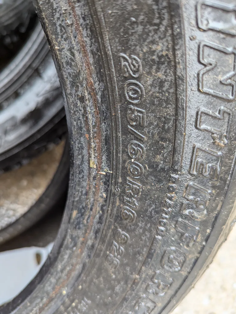 4 16 "tires winter Firestone 205/60R16 used image indicator(6)