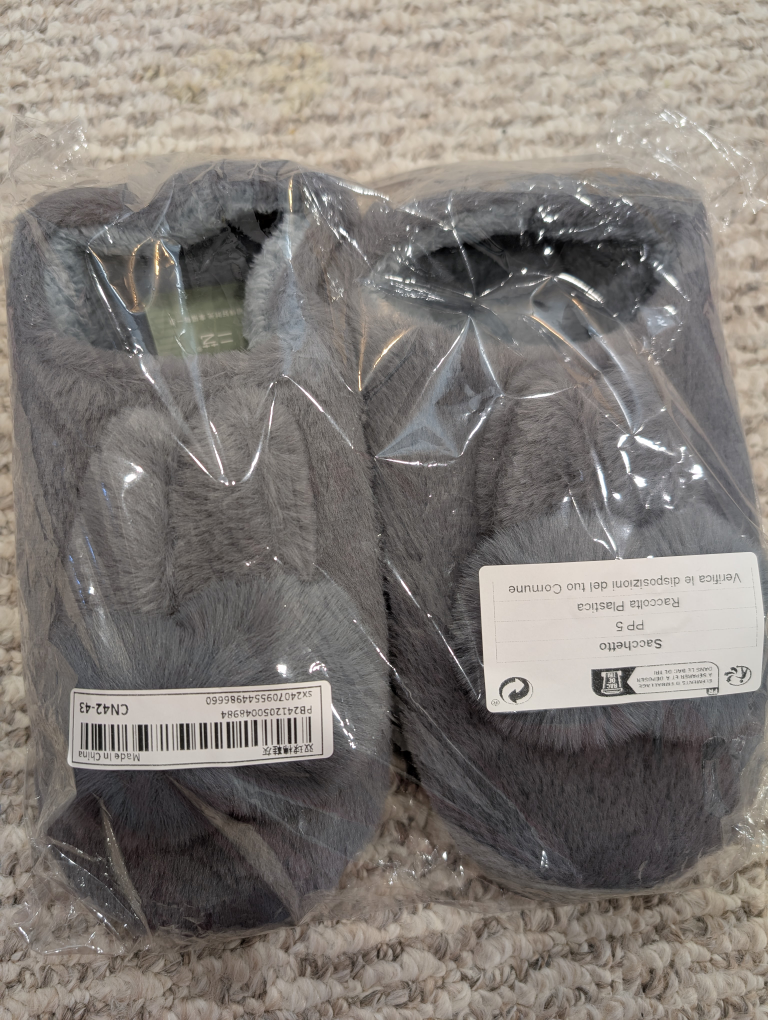 Hello Kitty Bunny Slippers - photo 3