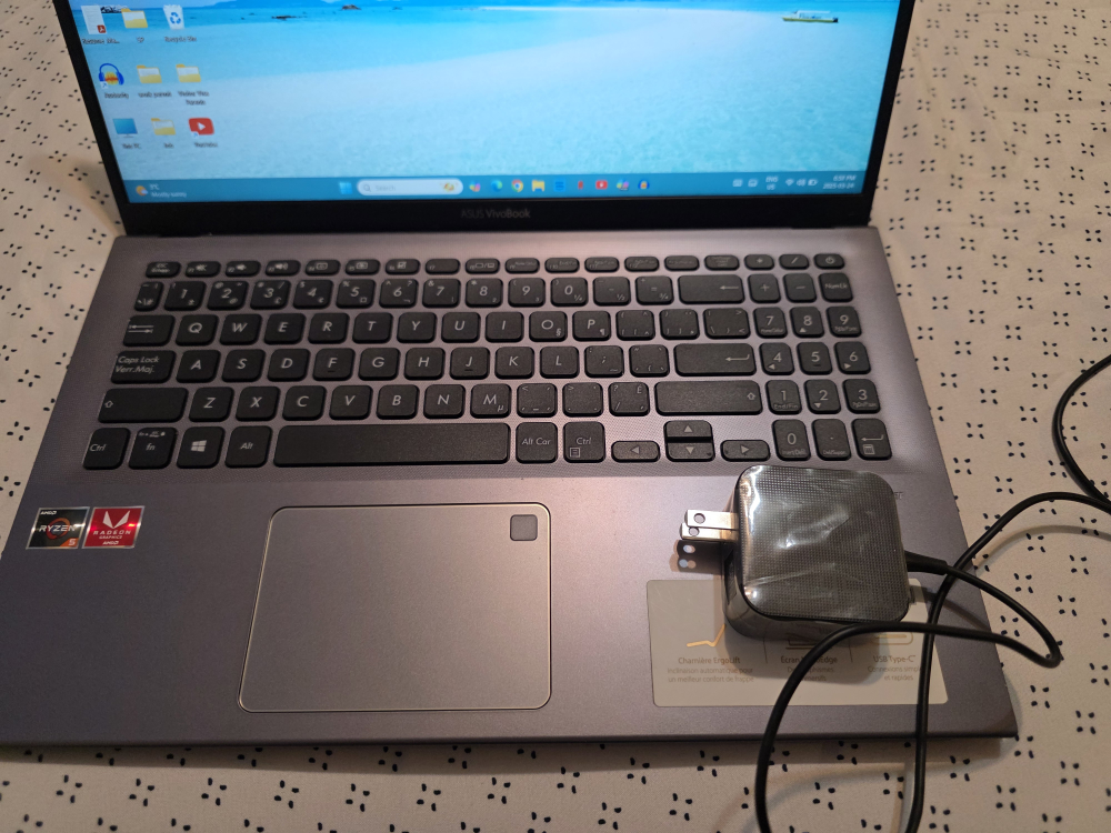 ASUS VivoBook Laptop - AMD Ryzen 5 - photo 2