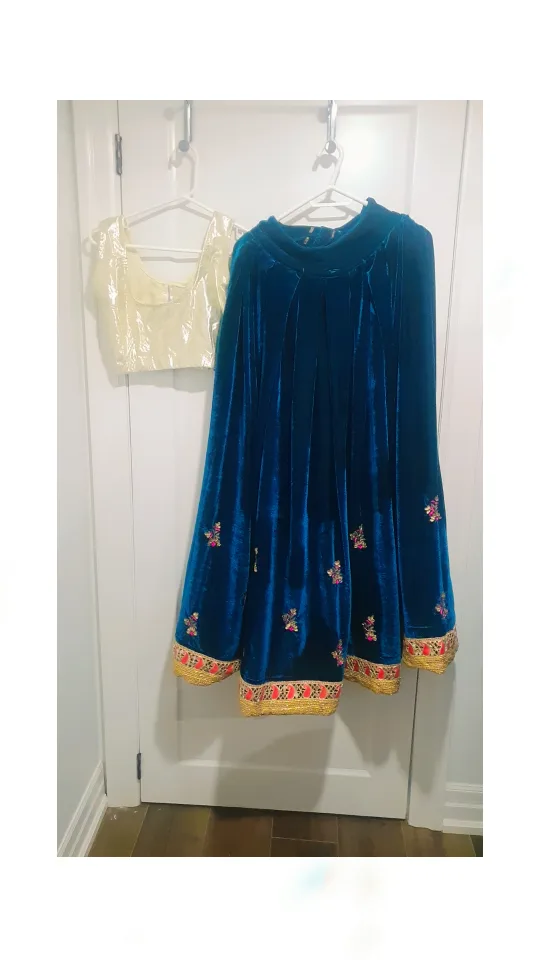 Gorgeous Teal Velvet Lehenga Choli Set image indicator(3)
