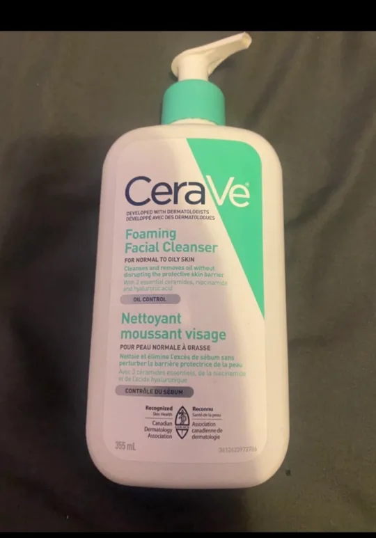 CeraVe Foaming Facial Cleanser thumbnail