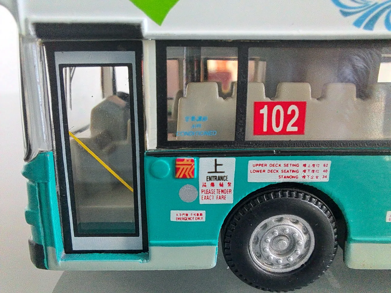 KMB Route 102 Double Decker Bus Collectible Model image indicator(8)