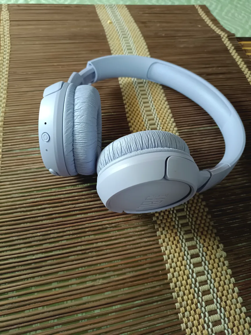 JBL Tune 520BT Wireless On-Ear Headphones - Lilac image indicator(2)