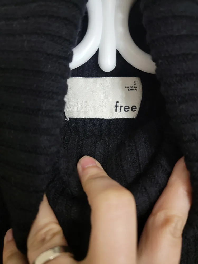 Wilfred Free Black Turtleneck Merino Wool Sweater image indicator(7)