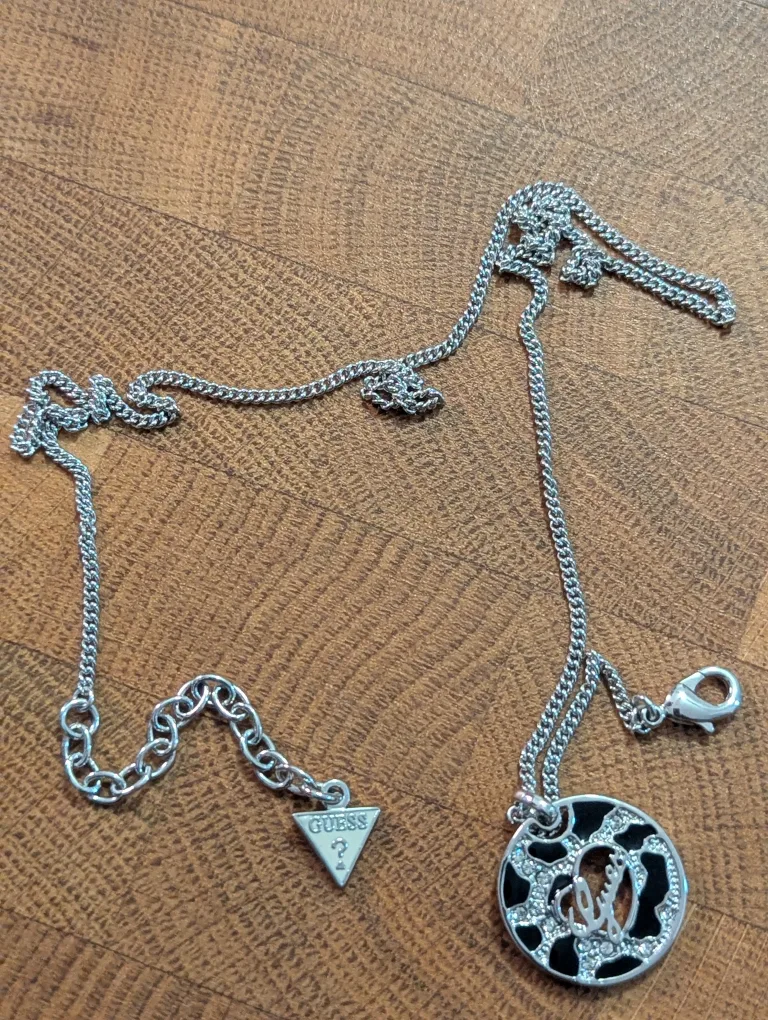 GUESS Silver Tone Necklace with Rhinestone Pendant image indicator(4)