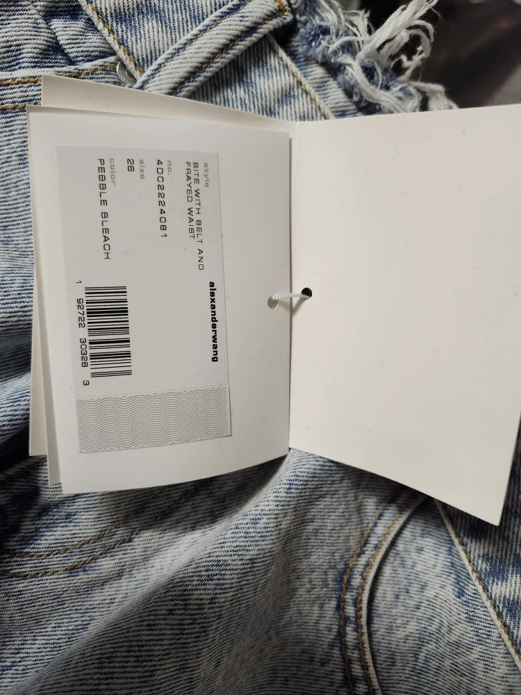 new Alexander Wang Pebble Bleach Frayed Denim Shorts Size 26 image indicator(4)