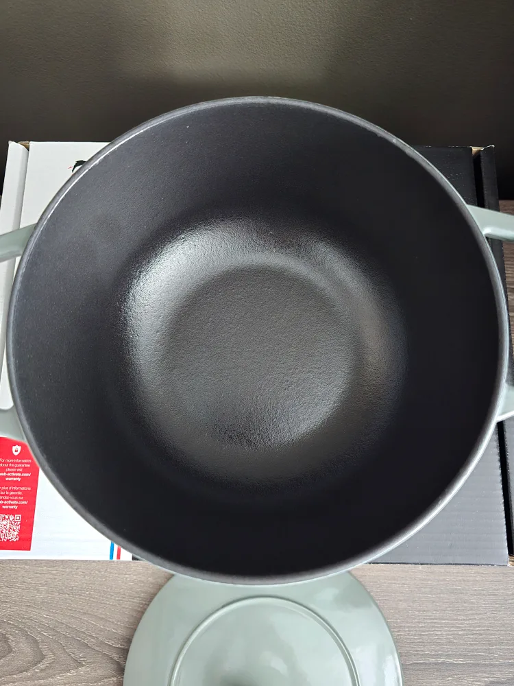 Staub Cocotte 18cm Round French Oven - Eucalyptus 1.6 liters image indicator(3)