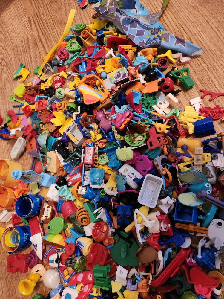 Huge Lot of Assorted Kindersurprise Mismatched Toys - photo 2