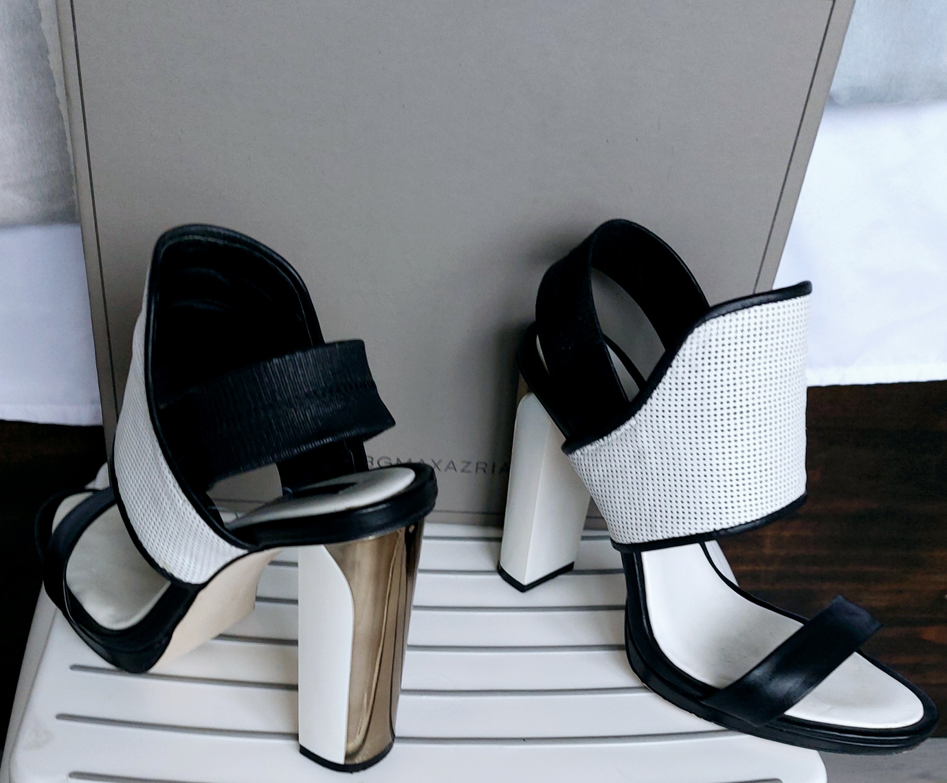 BCBGMAXAZRIA Black and White Perforated Leather Heels - photo 3