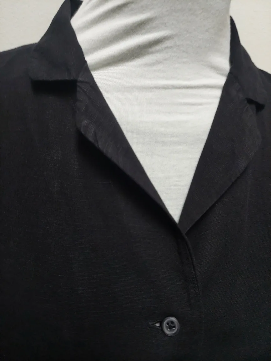 UNIQLO Women's Black Short Sleeve Button-Down Shirt - Size M image indicator(2)