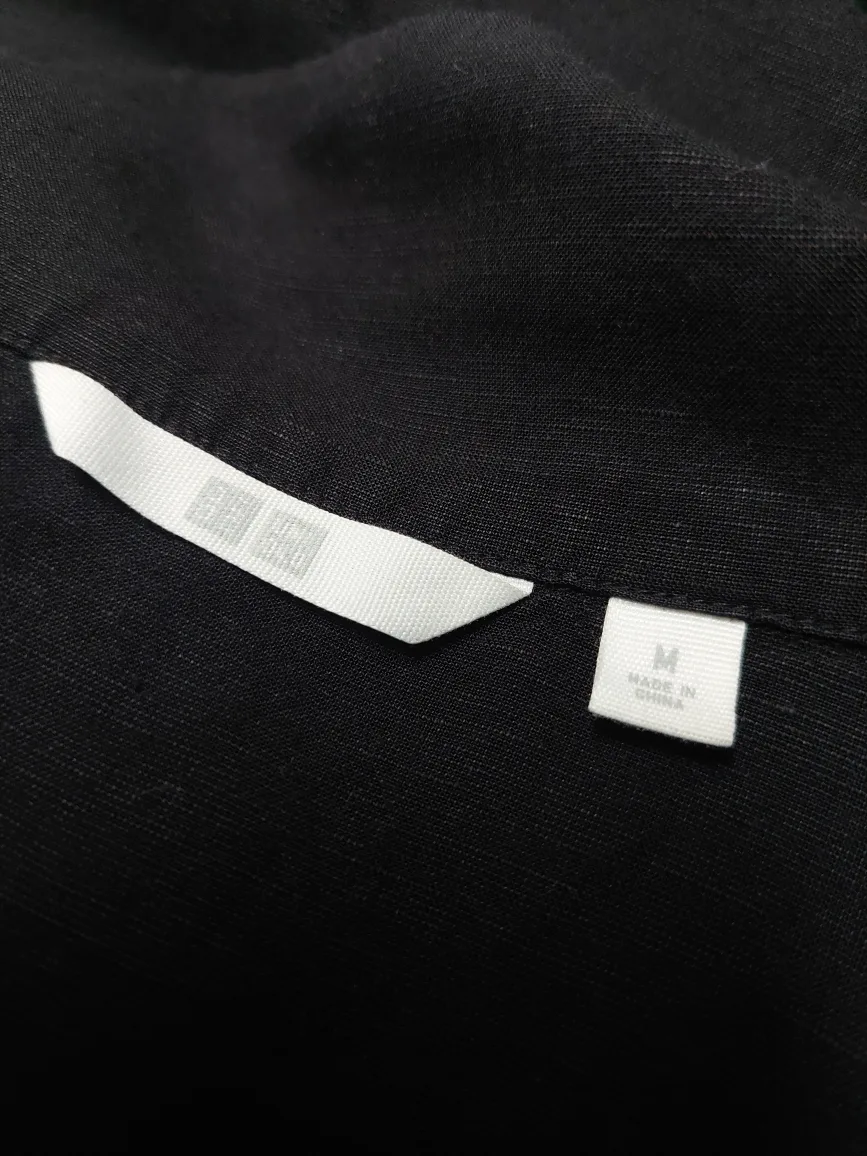 UNIQLO Women's Black Short Sleeve Button-Down Shirt - Size M image indicator(3)