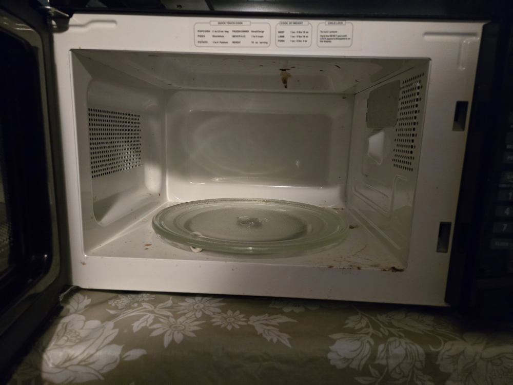 RCA RMW733-BLACK Microwave Oven - photo 2