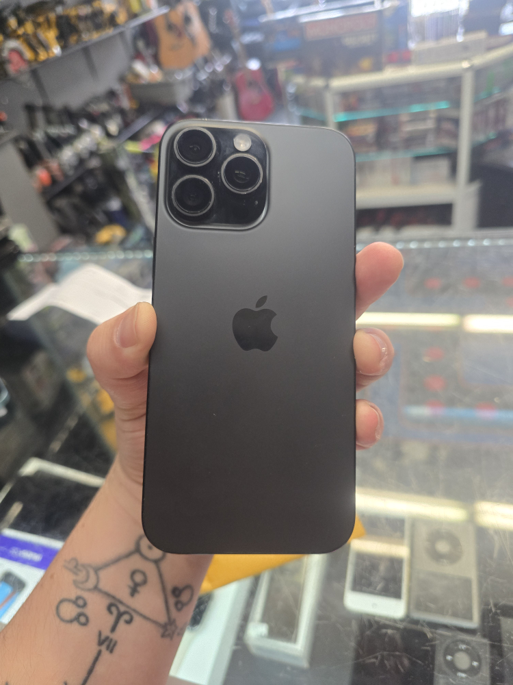 iPhone 116 Pro Max - photo 2