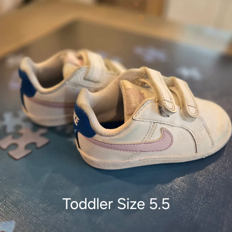 Nike Toddler Court Royale Sneakers Size 5.5 thumbnail