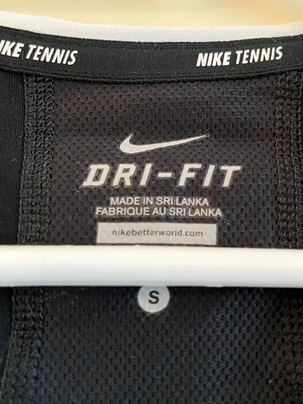 Nike sleeveless dri-fit shirt for ladies (new) image indicator(4)