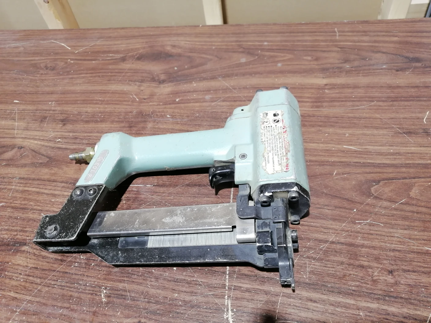Vintage Hitachi Pneumatic Stapler - photo 2