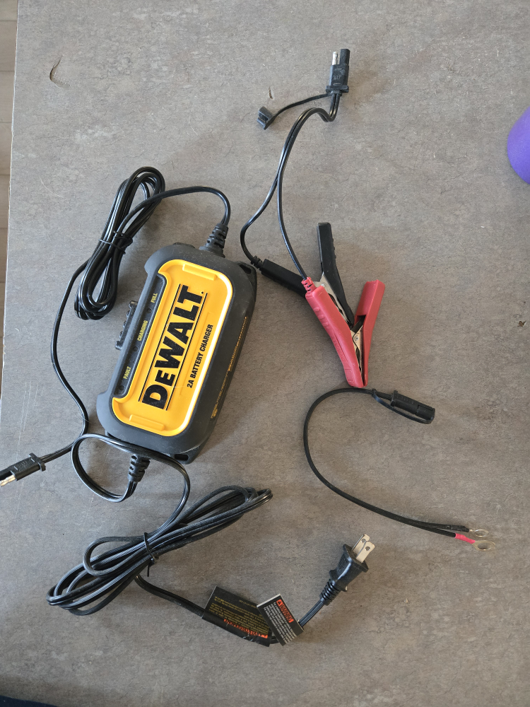 Dewalt 2A Battery Charger