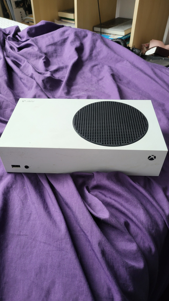 Xbox Series S Console - White No Controller need gone by monday - photo 4