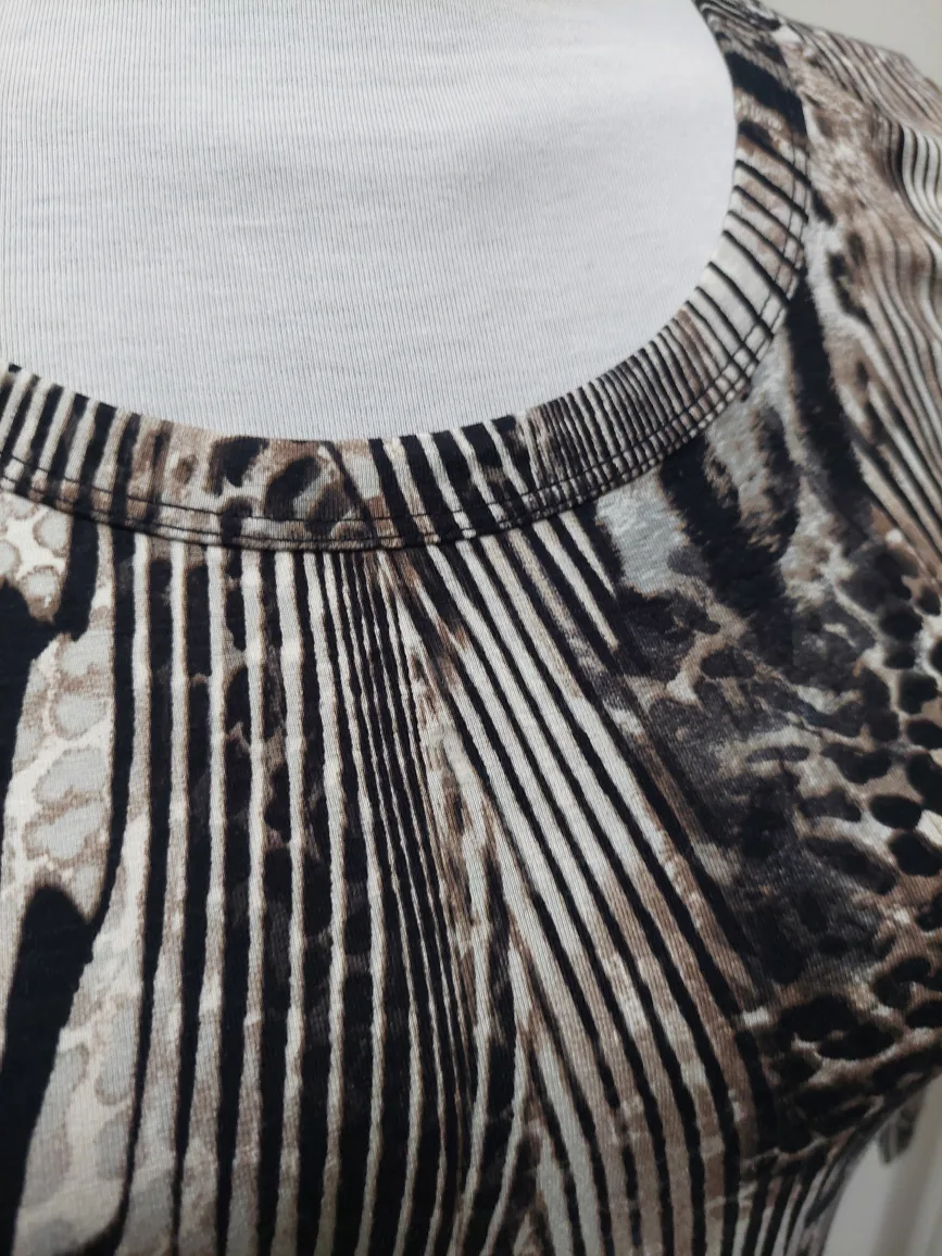Women's Size Medium 3/4 Sleeve Top, Animal Print image indicator(5)
