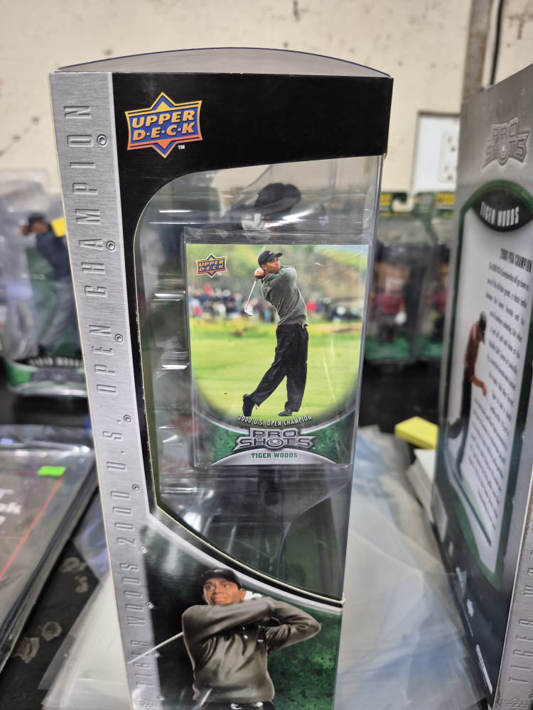 Tiger Woods Collectibles Lot - photo 5