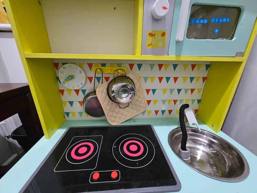 Wooden Play Kitchen image indicator(2)