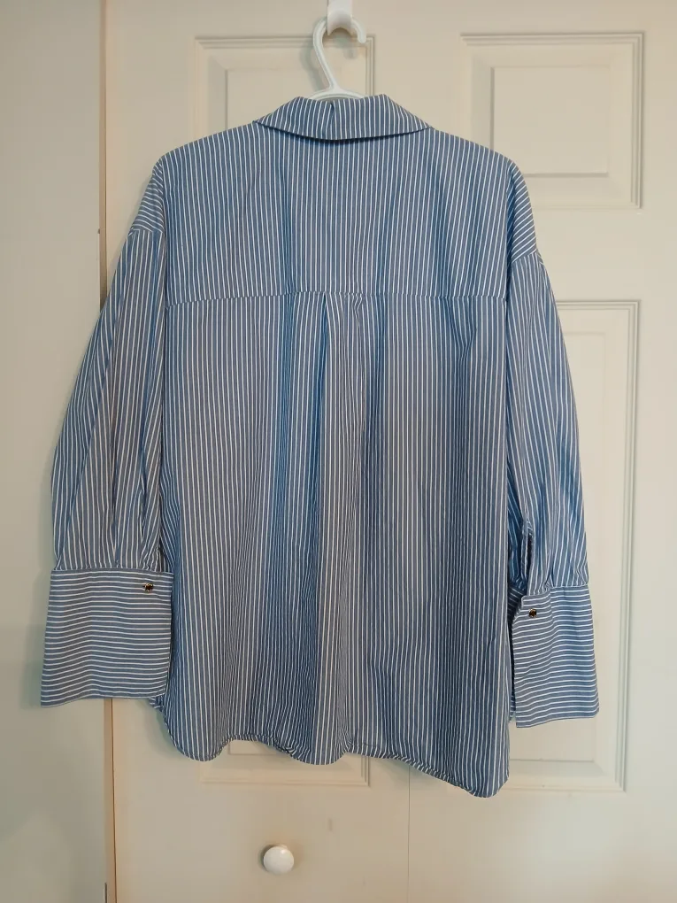 DKNY striped cotton blue and white button up, size large (L) image indicator(3)