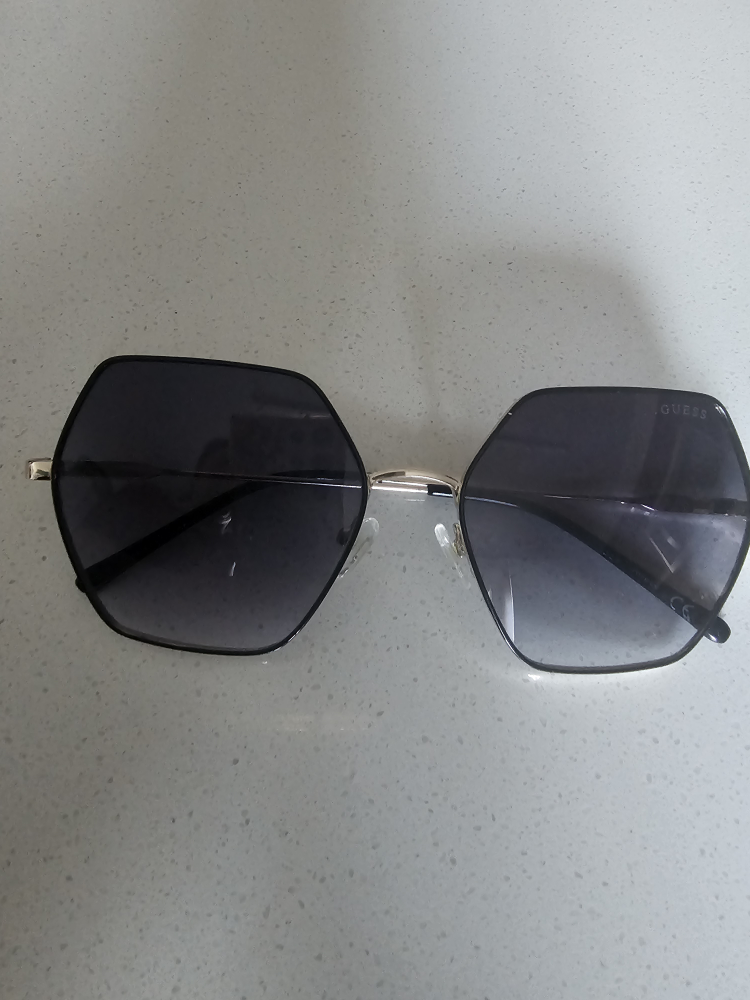 Guess Sunglasses - Octagon Shape