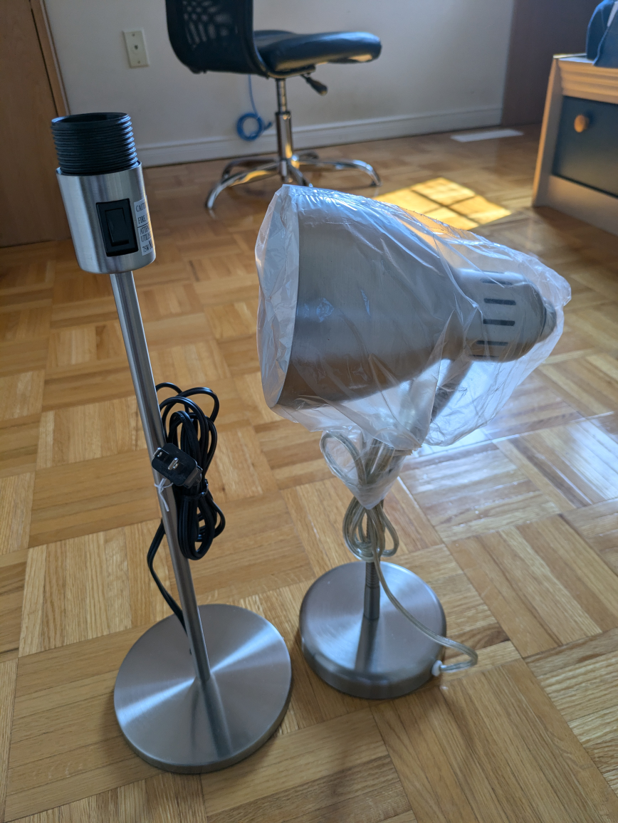 2 table lamps