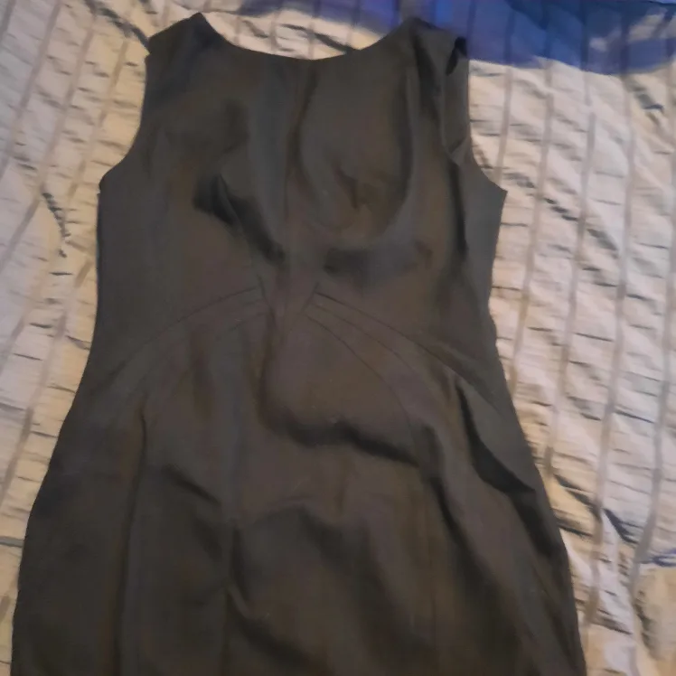 REISS Black Sleeveless Pencil Dress image indicator(4)