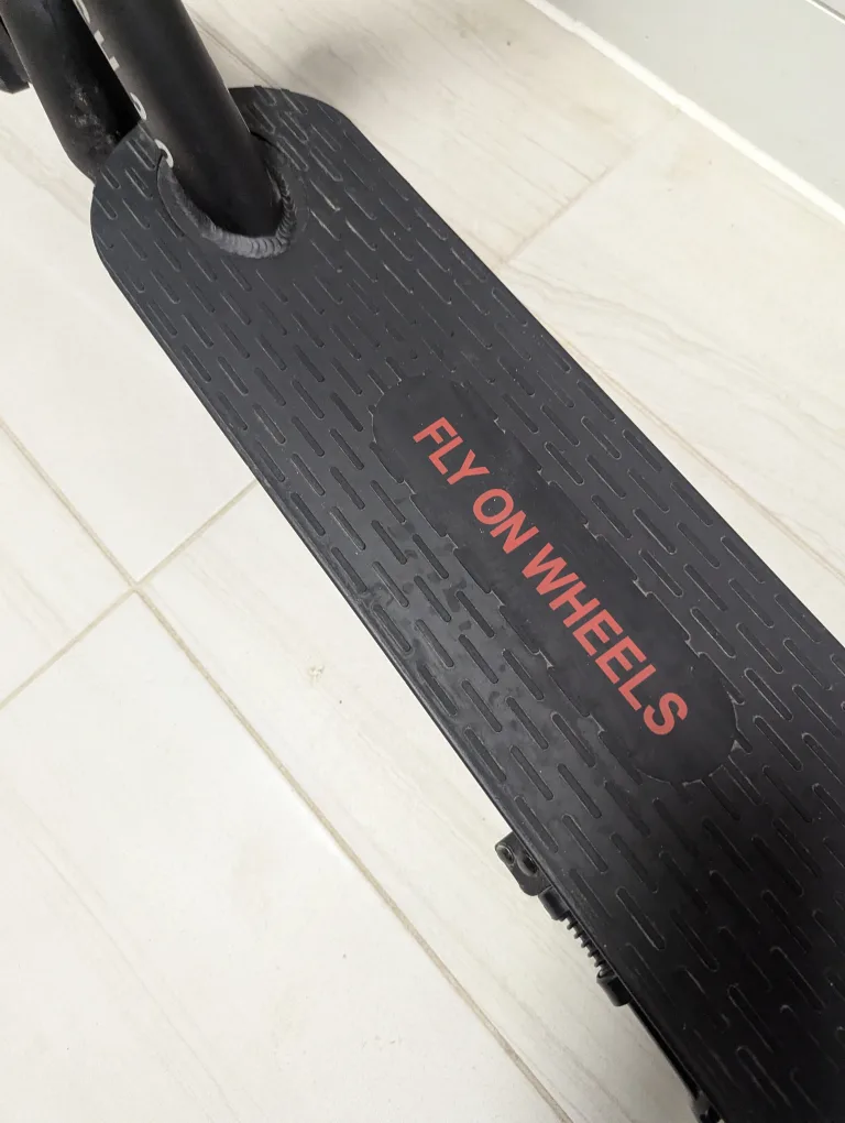 Fly On Wheels Electric Scooter image indicator(4)