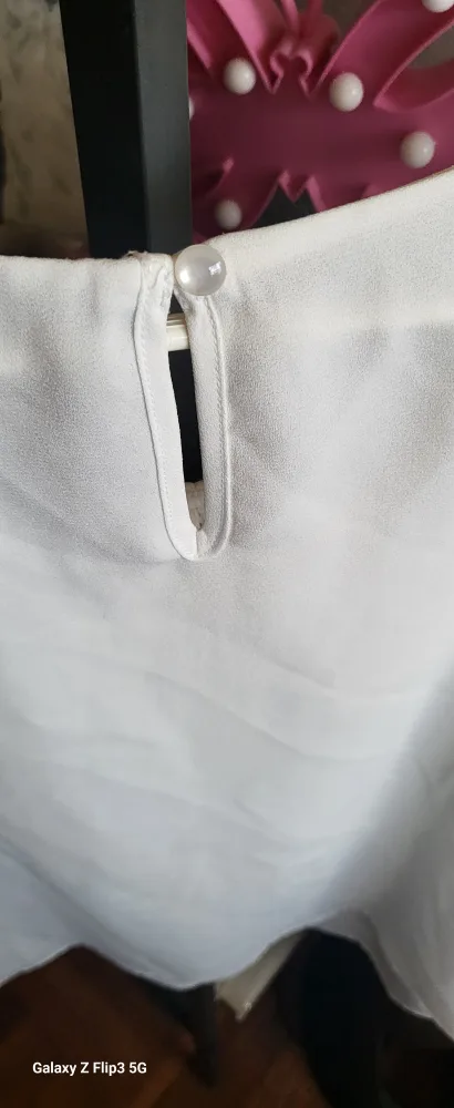 🧡 3 women's tops in XL and Large image indicator(4)