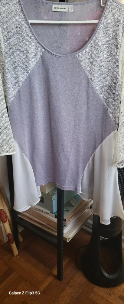 🧡 3 women's tops in XL and Large image indicator(5)