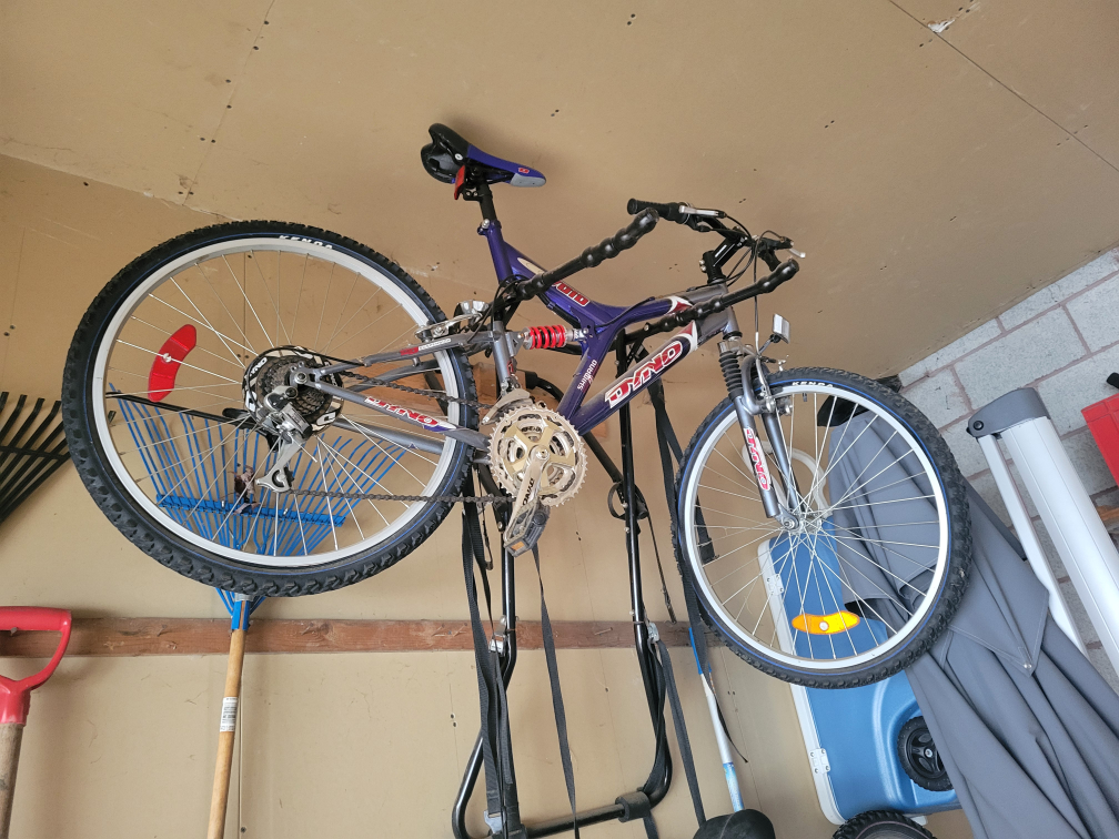 Used Mountain Bikes. 21 spd. - photo 2