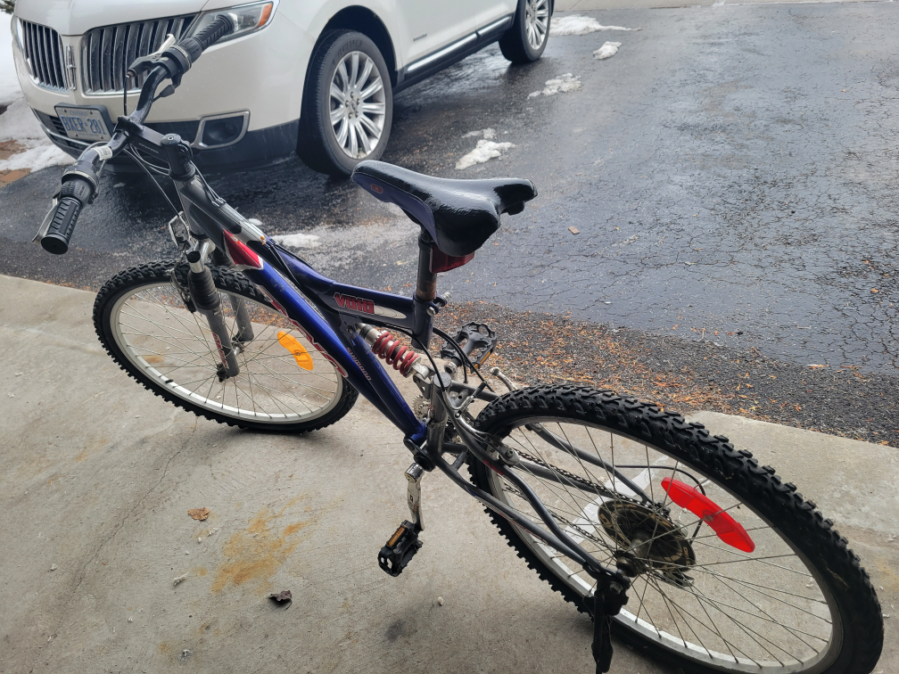 Used Mountain Bikes. 21 spd. - photo 3