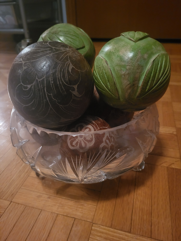 Set of six decorative carved spheres - photo 2