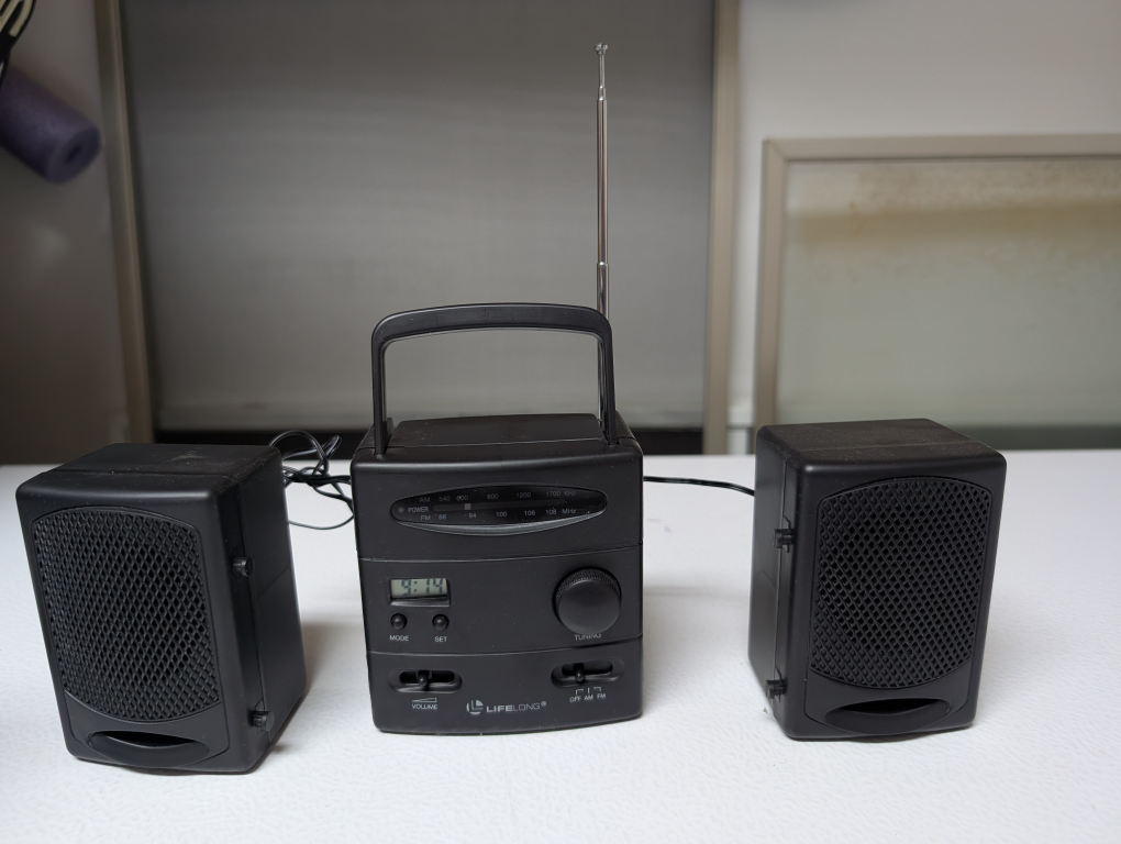 Lifelong Portable AM/FM Radio with Detachable Speakers - photo 5