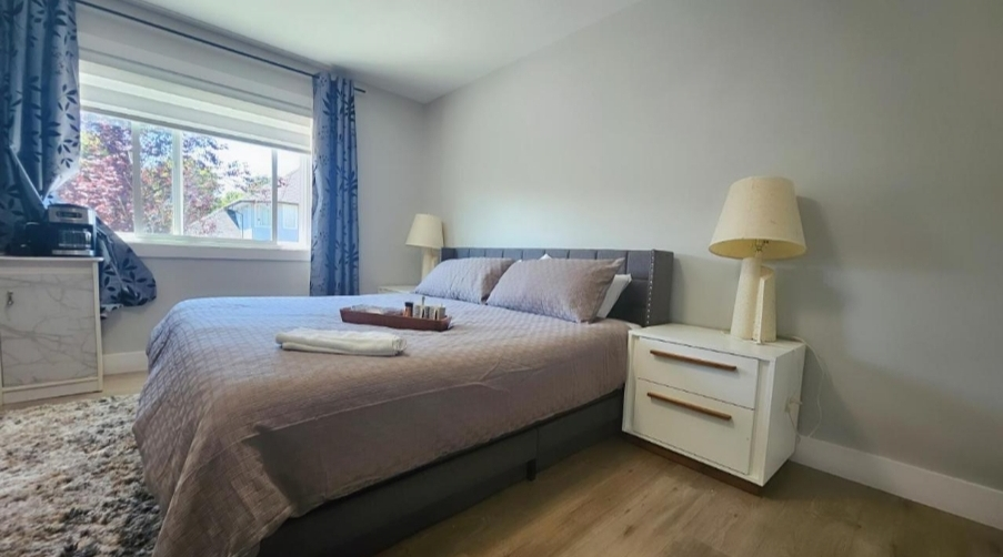 king bed with mattress and box spring - photo 2