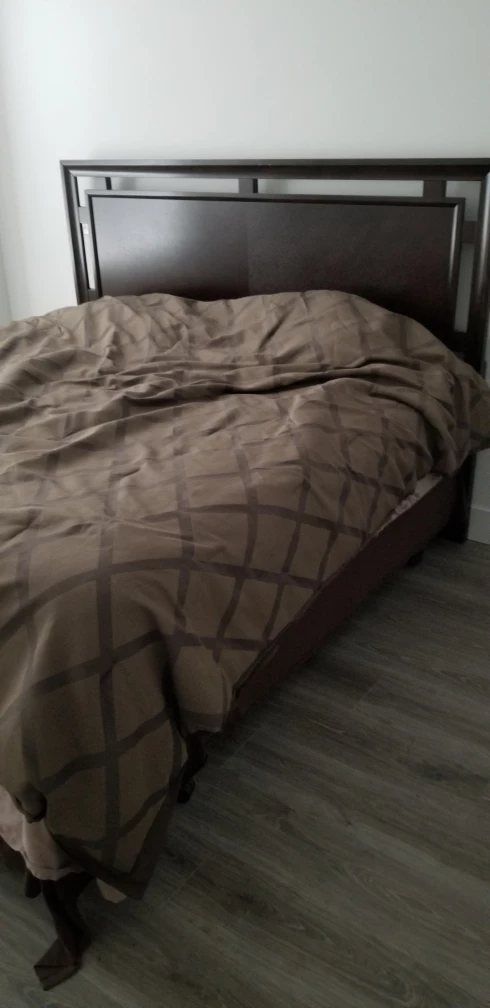 king size bed with Headboard - photo 2