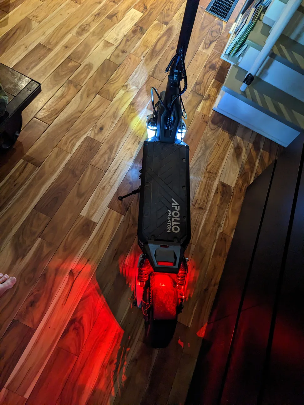 Apollo Phantom V2 Electric Scooter image indicator(3)