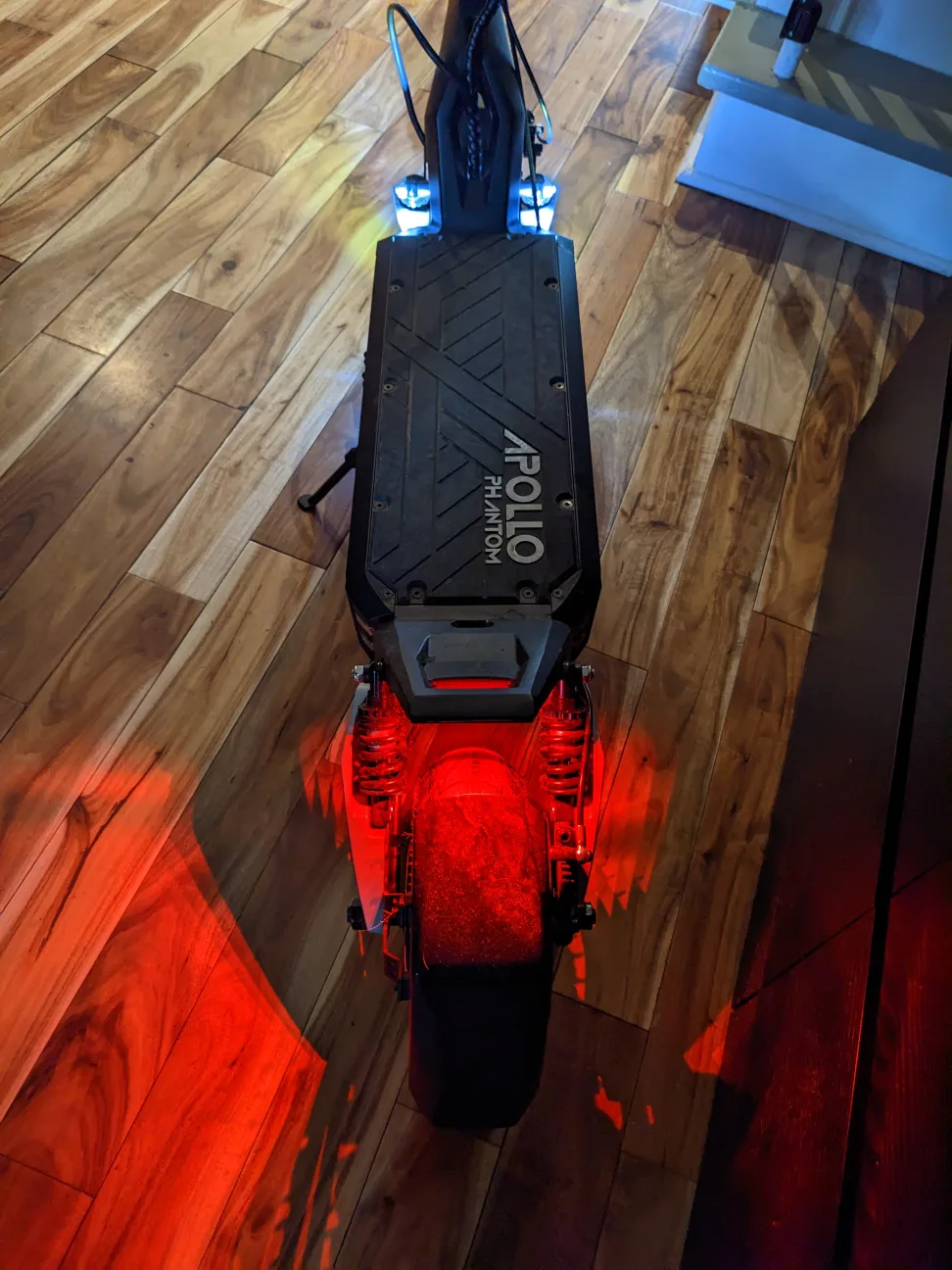 Apollo Phantom V2 Electric Scooter image indicator(4)